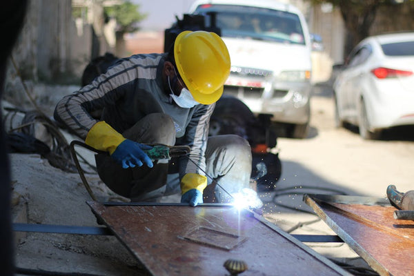 Skjæreskader på hender – forebygging og riktig valg av hansker