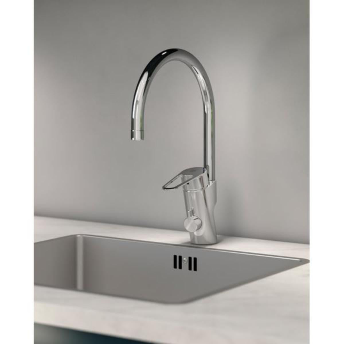 Kjøkkenbatteri New Nautic med høy tut og avst. ventil, Gustavsberg - Villeroy & Boch