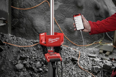 Arbeidslampe M18HOSALC-0 Milwaukee 18V 6000lm m/stativ (609974)