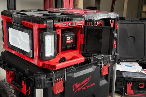 Arbeidslampe M18 POALC-0 Milwaukee 18V solo 3000lumen (610035)