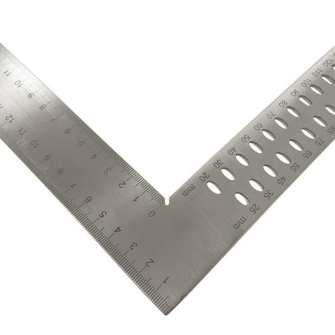 Snekkervinkel Diesella med dobbel skala og merkingshull.