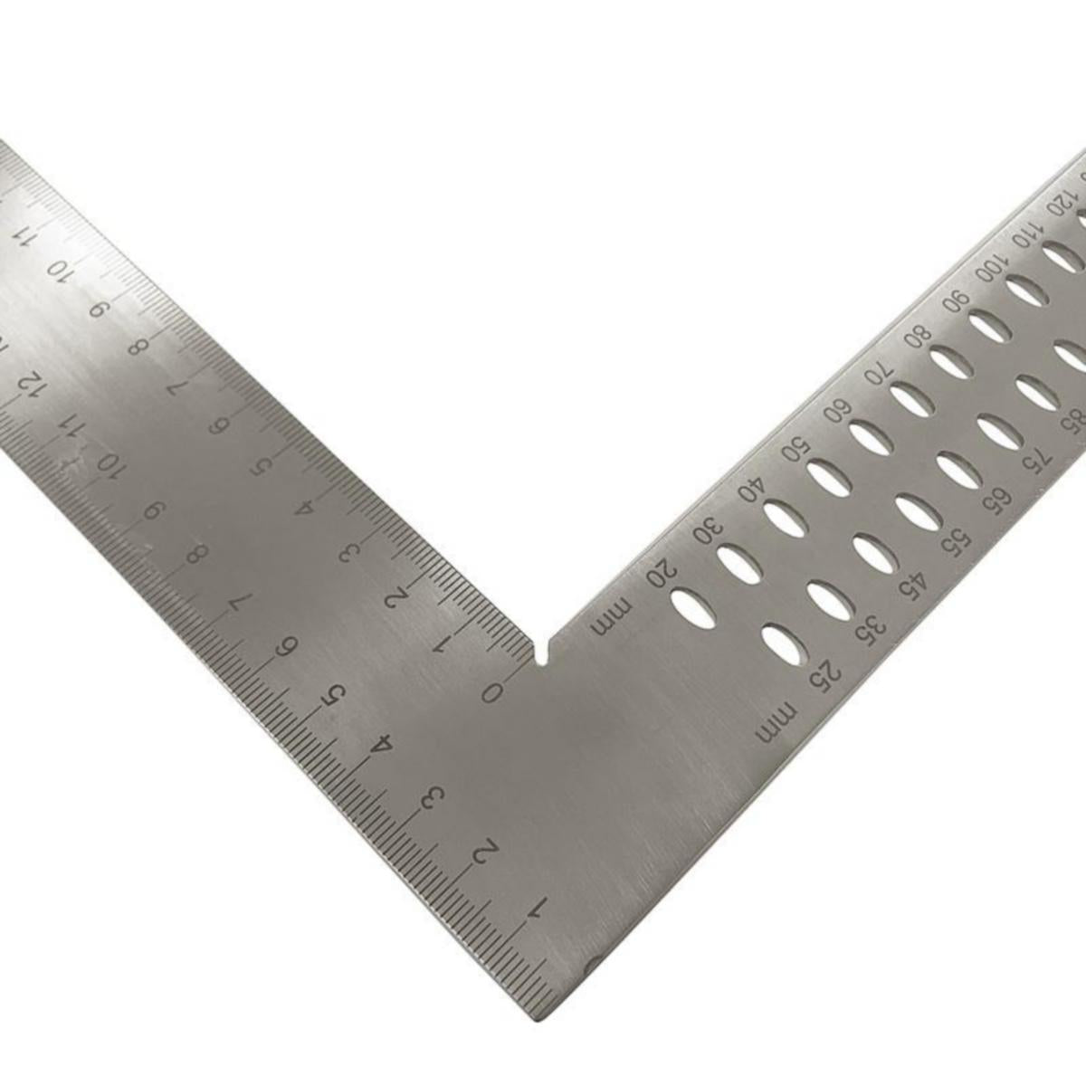 Snekkervinkel Diesella med dobbel skala og merkingshull.