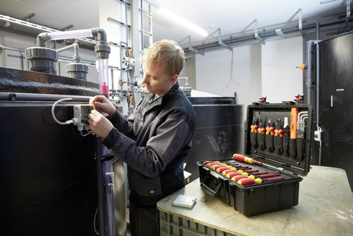 Verktøykoffert med 80 deler 1000V - Wiha