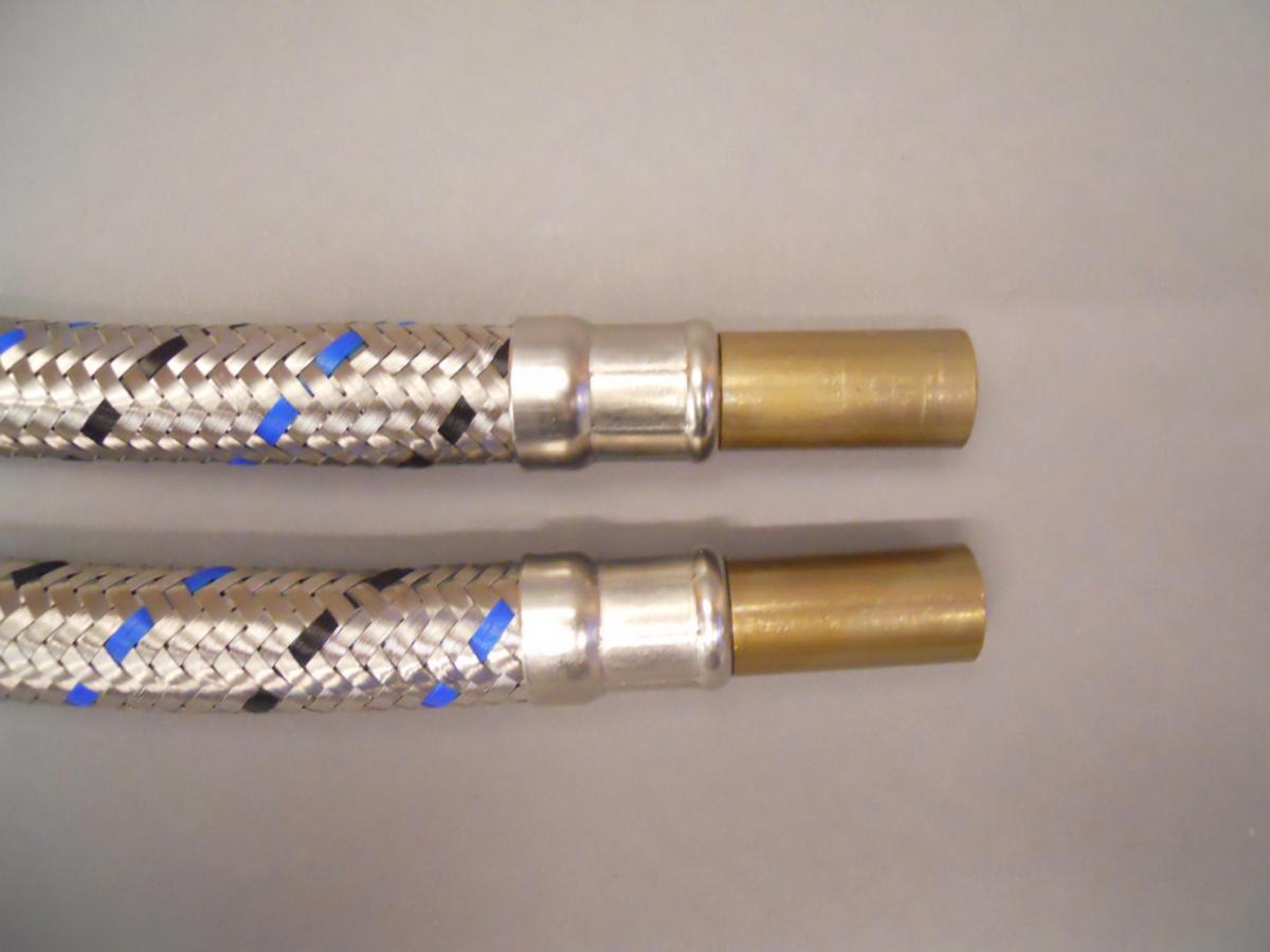 Tilkoblingsslange Neoflex Butyl, rustfri omfletting og glattende for klem- eller presskobling.