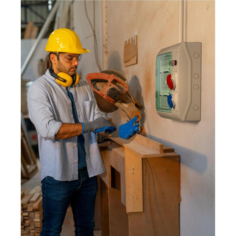 Kapsling IP65 Kaedra Schneider m/sidefelt - Schneider Electric